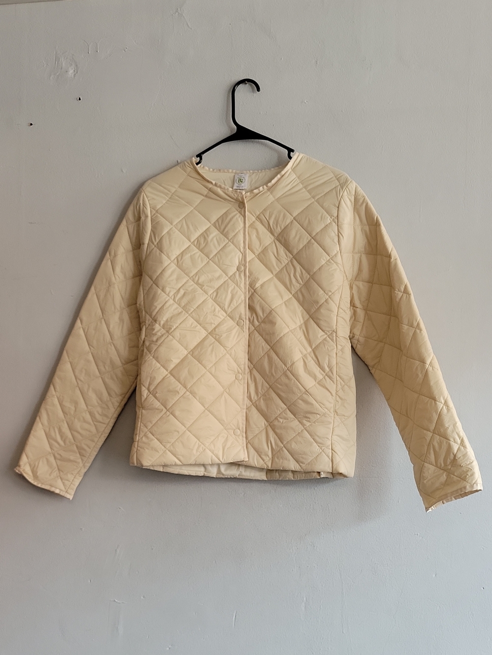 Women's medium tan/cream quilted lightweight snap-up jacket